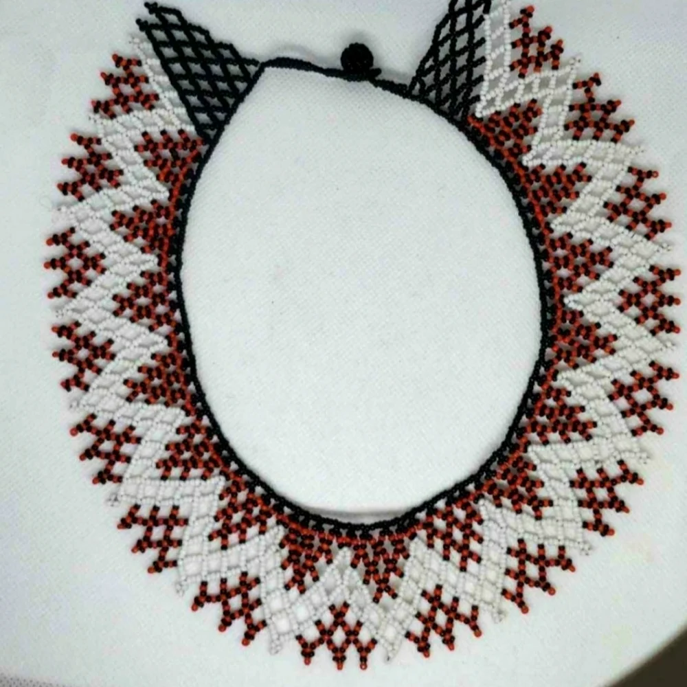 Handcrafted seed bead necklace - Picture 6 of 7